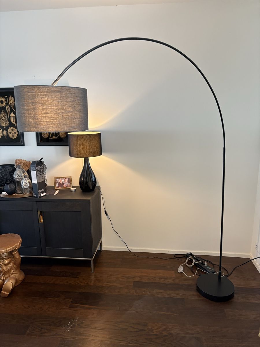 Lampade: Bogenleuchte in schwarz – Usato da Zürich venduto da seb_8rsb 1