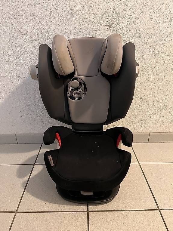 Seggiolini per auto: Siège enfant Isofix + 2 réhausseurs – Usato da Yverdon-les-Bains venduto da sol_9sdm 1