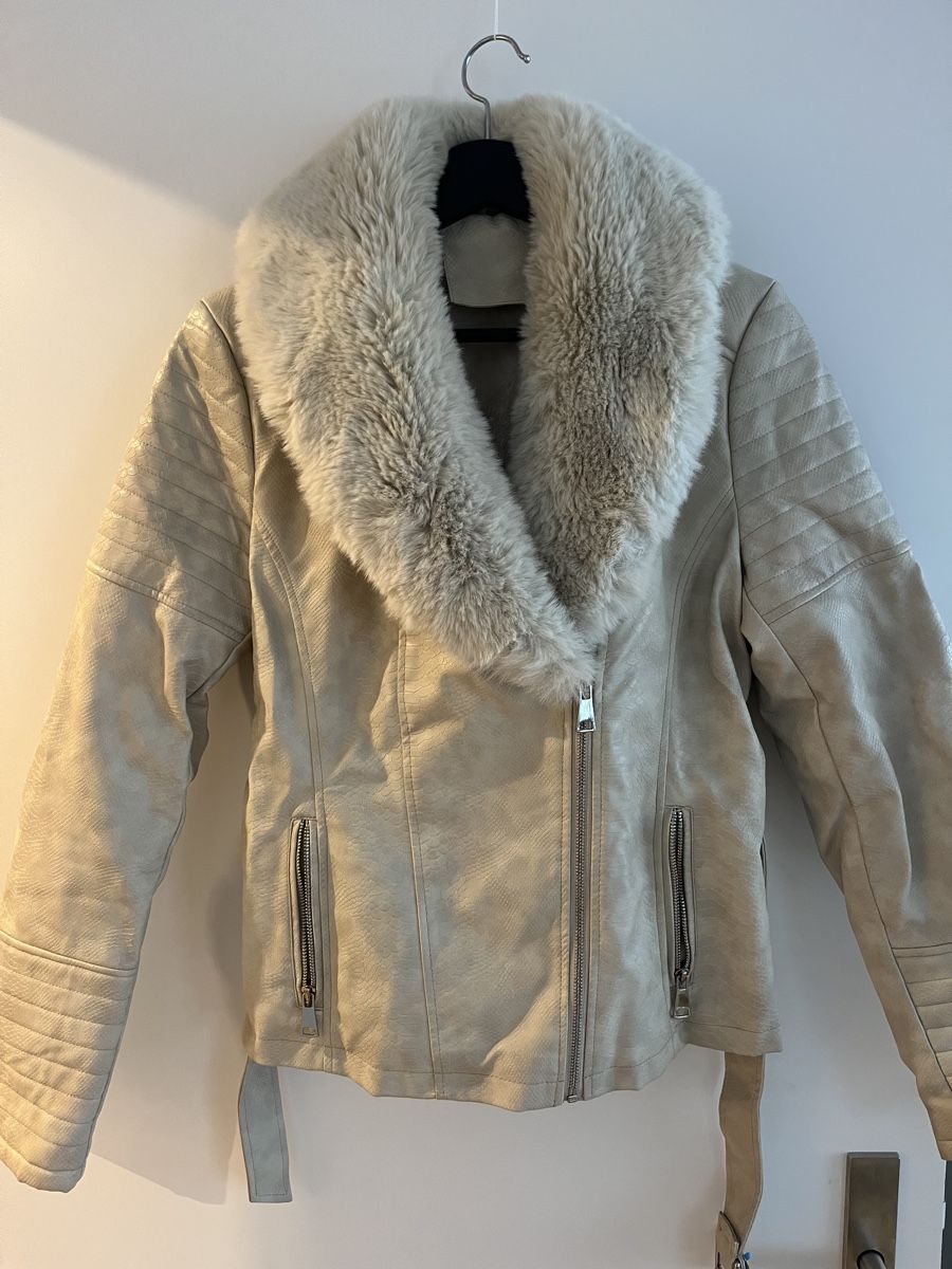 Giacche: Elegante Winterjacke mit Fellkragen – Nuovo (secondo la descrizione) da Emmenbrücke venduto da zak_5wtm