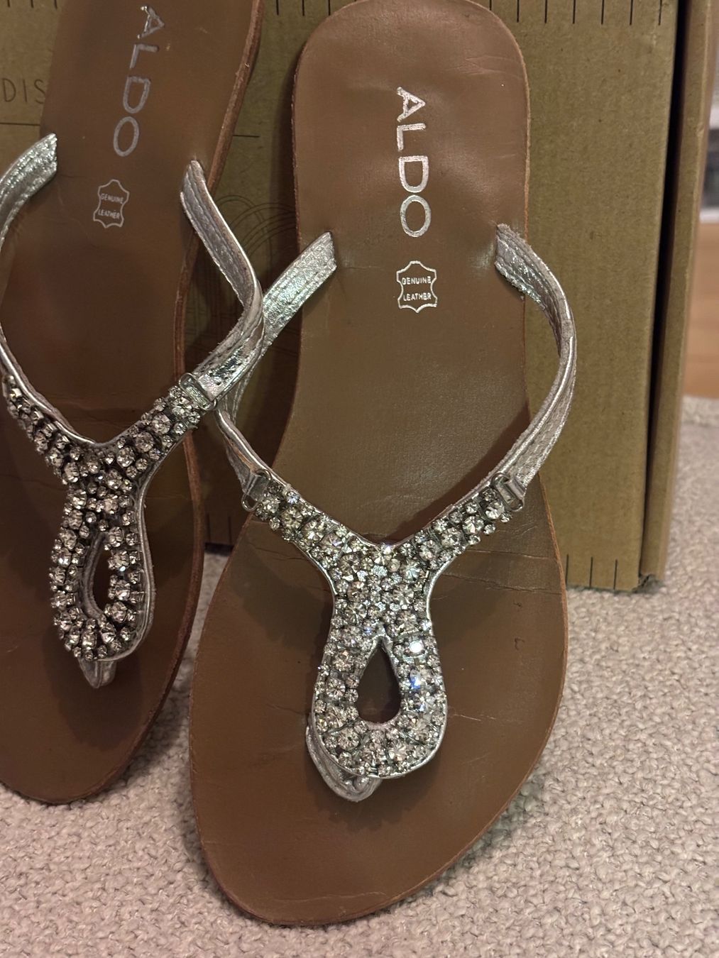 Aldo Damenschuhe: Sandalen mit Steinenbesatz Aldo 37 – Gebraucht aus Zürich von jas_5mwh 2