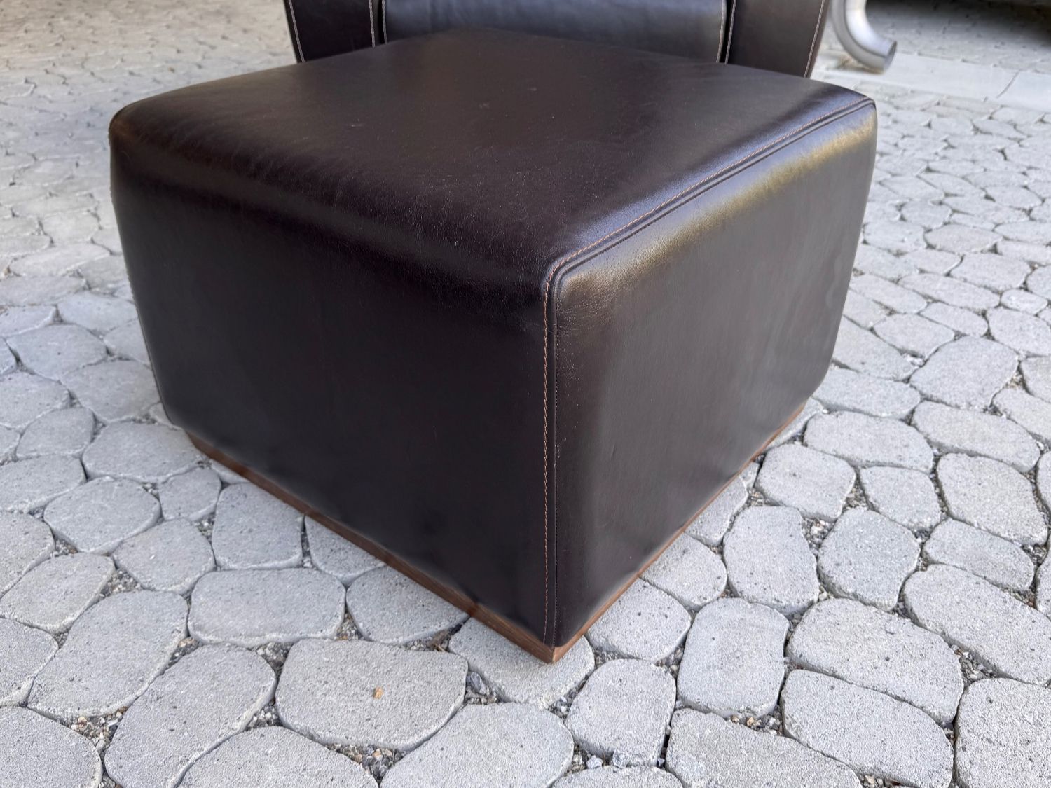 Sessel: Retro Leder Lounge Sessel mit Hocker – Gebraucht aus Horgen von Annabelle05 6