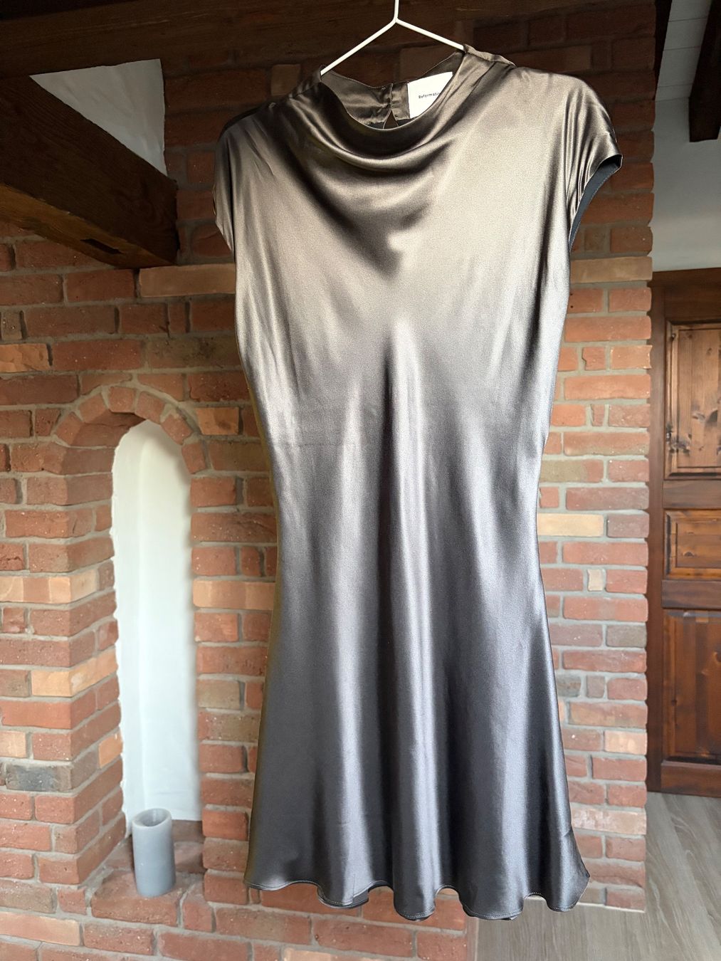 Reformation Vestiti: The Reformation Kleid Grösse M – Usato da Niedergösgen venduto da sim_v2bq