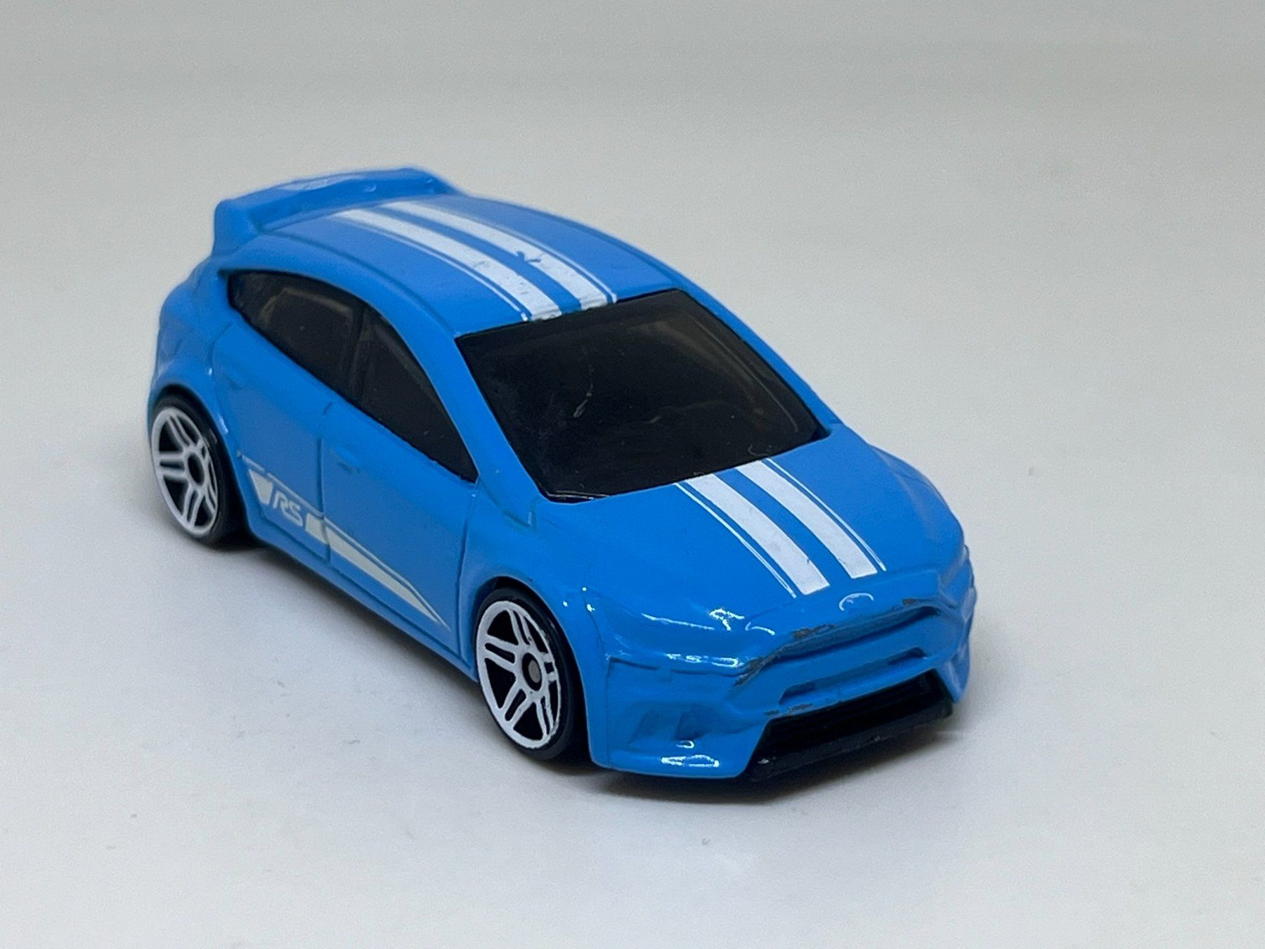 Hot Wheels Modellini d'auto: Hot Wheels Ford Focus RS #447 – Usato da Wildegg venduto da LaaBoutique