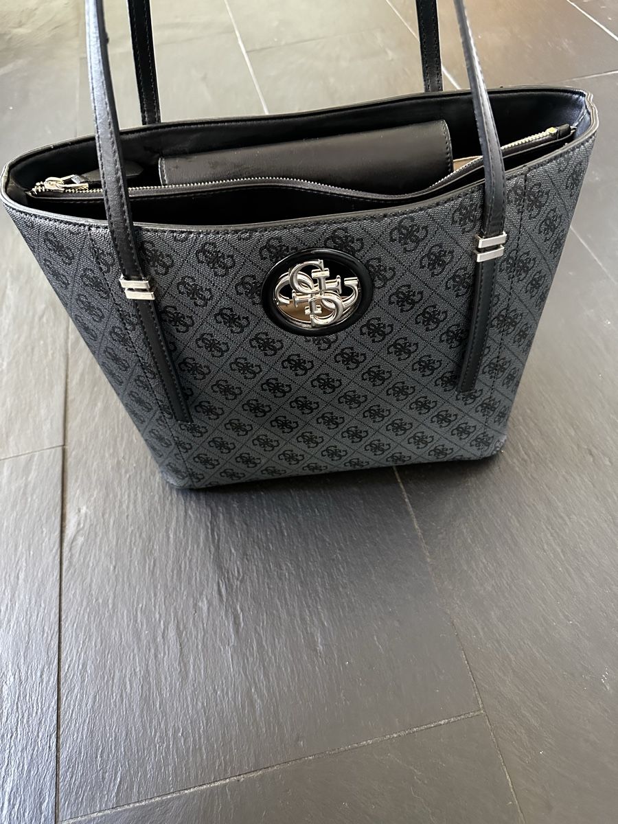 Guess Taschen für Damen: Guess Tasche – Gebraucht aus Reiden von LisiC