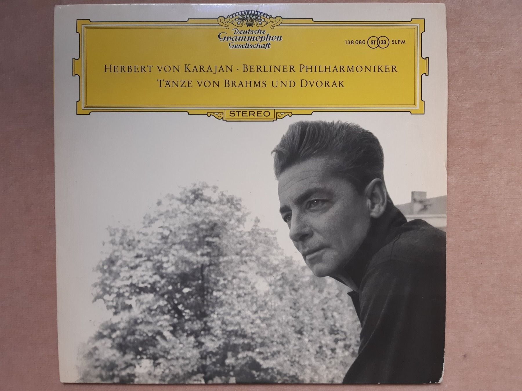 Schallplatten: Tänze von Brahms und Dvorak, Karajan – Gebraucht aus Chur von adamante