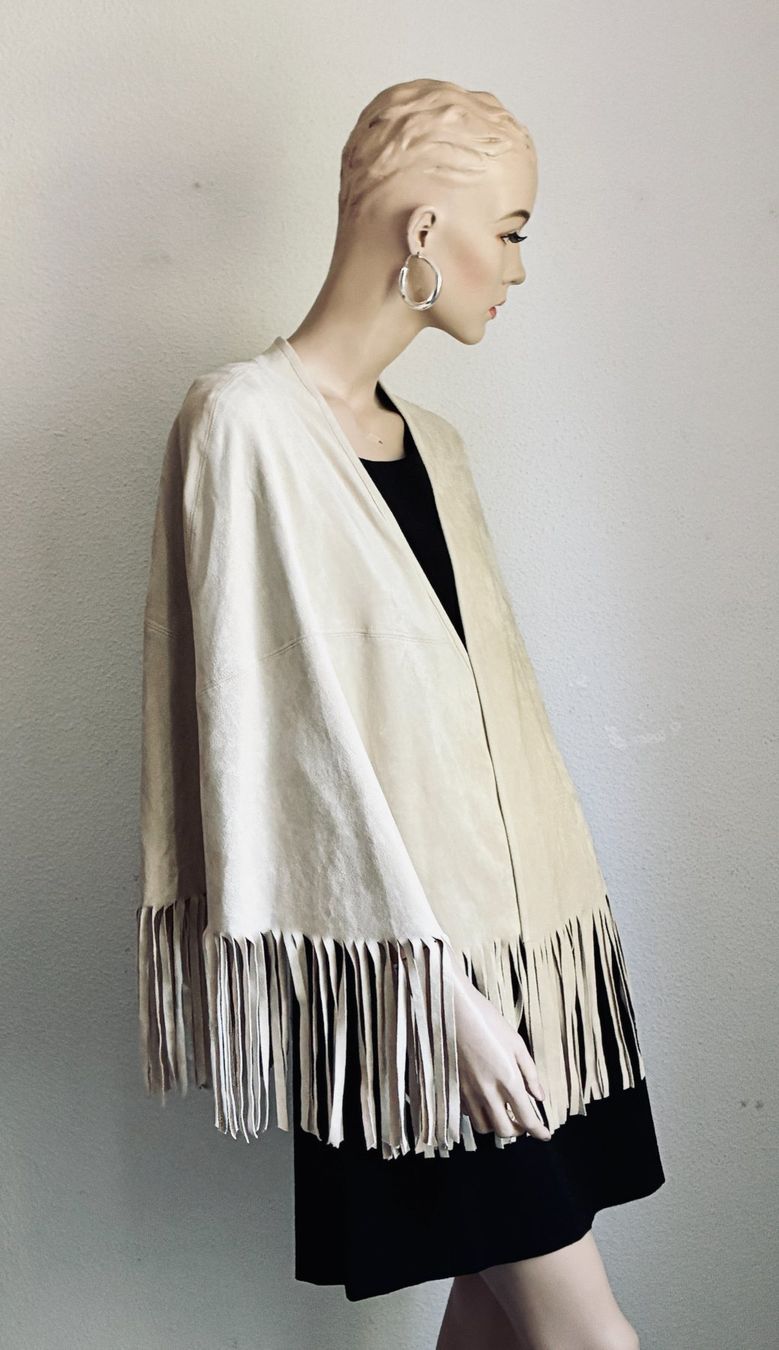 Marc Cain Altro in Moda donna: MARCCAIN Poncho/Cape mit Fransen Beige – Usato da Kloten venduto da Nephty 1