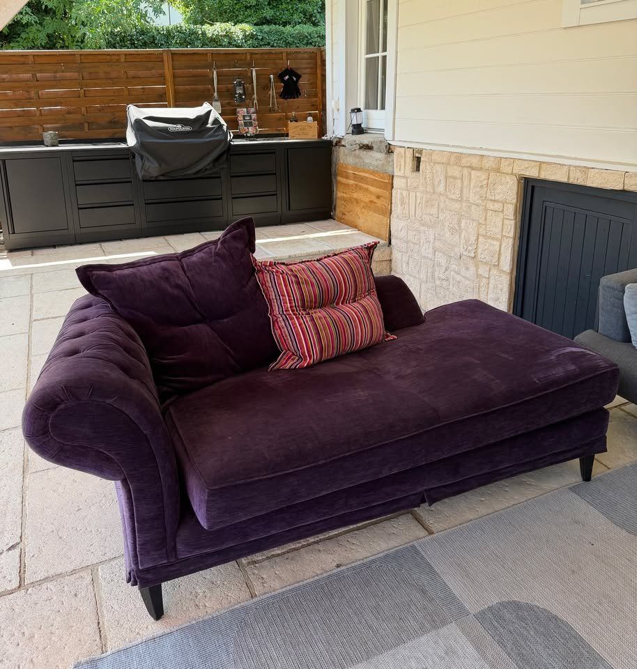 Sofas: Canapé méridienne en velours violet – Gebraucht aus Chêne-Bougeries von Kateryna_kho 1