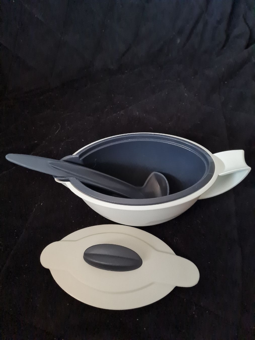 Tupperware Behälter & Ähnliches: Tupperware neue Sauciere mit Löffel – Neu (gemäss Beschreibung) aus Münsingen von Cuci31