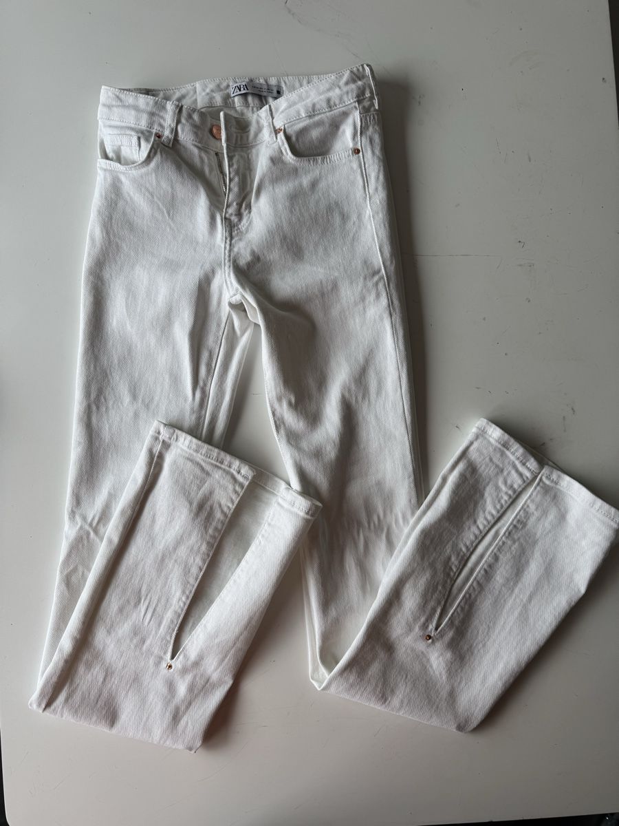 Zara Jeans: Zara White Denim Flare Jeans, 34, extra lang – Neu (gemäss Beschreibung) aus Zürich von forestF4iry 1