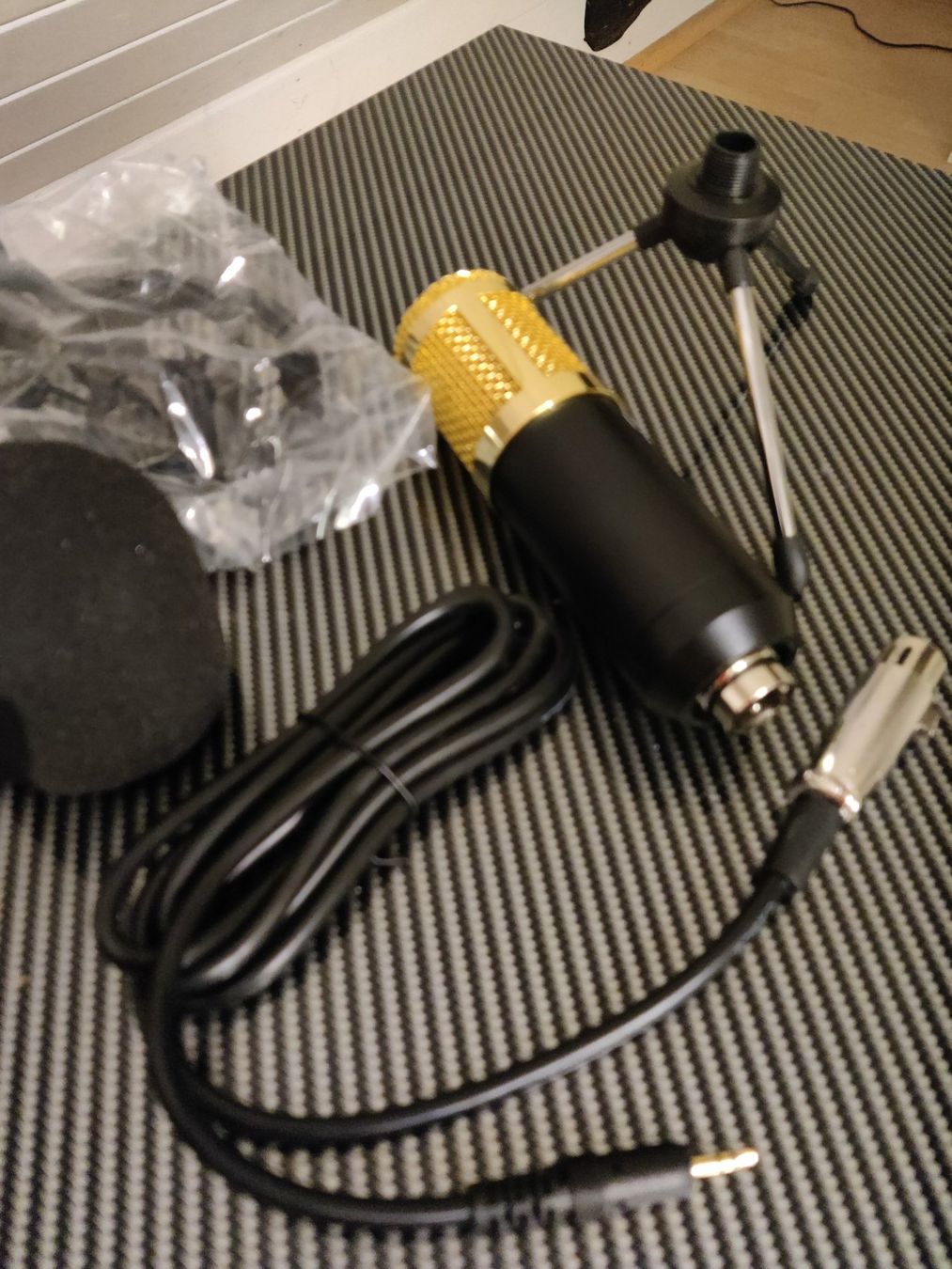Microfoni: Studio Microphone BM-80 NEU inklusive Zubehör – Usato da Ettingen venduto da flouleFM 1