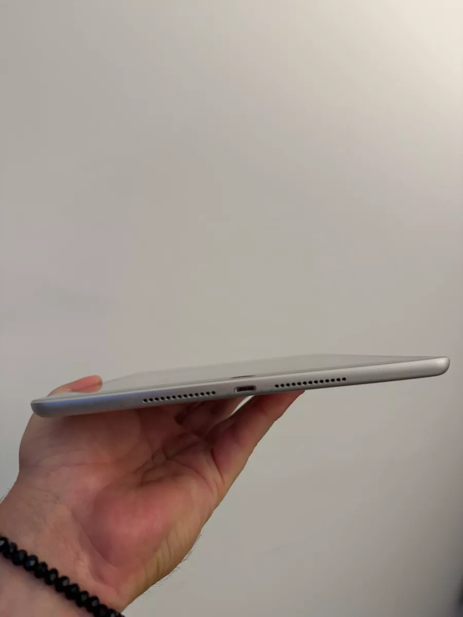 Apple Tablet PC: Apple iPad 9th Generation 64GB  – Usato da kriens venduto da nenadsaglam 6