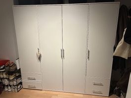 2 Kleiderschränke 
