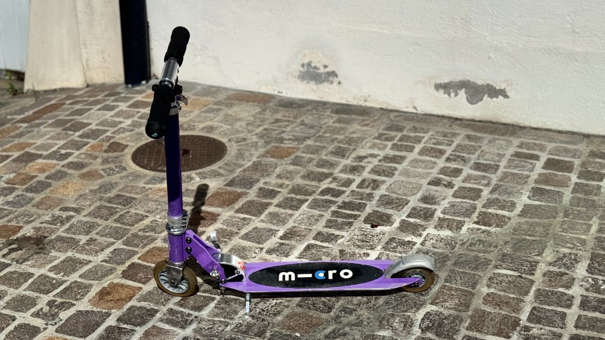 Micro Kickboard: Micro Roller lila guter Zustand – Usato da Ettingen venduto da francescomonteleone