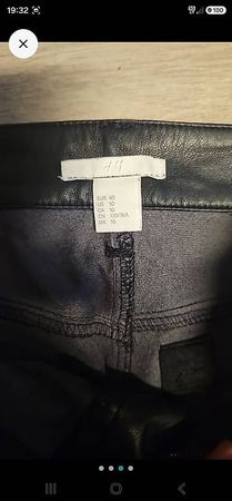 Pantalon H&M effet cuir noir avec oeillets style unique neuf