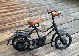 Velo Modell aus Metall