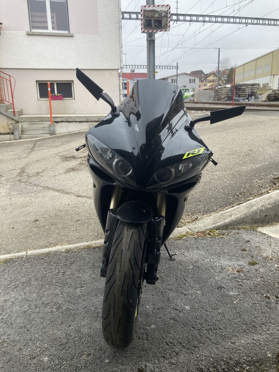 Yamaha Strada: Yamaha R1 – Usato da Ponts-de-Martel venduto da tonsfx50 1