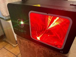 Laser plus Leds automatiques ou commandé par DMX