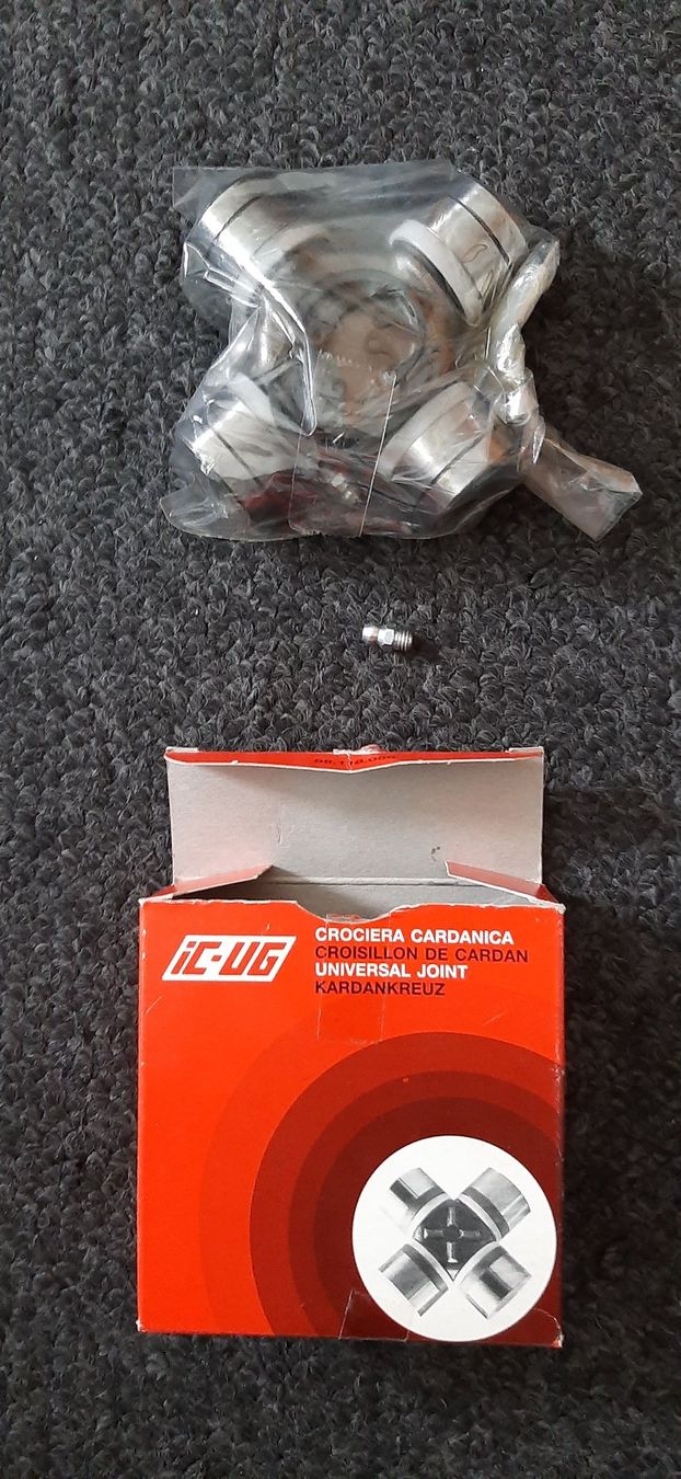 Metall- & Schlosserei Sonstiges: Kardankreuz orignalverpackt – Neu und originalverpackt aus Ostermundigen von Ostermundigen