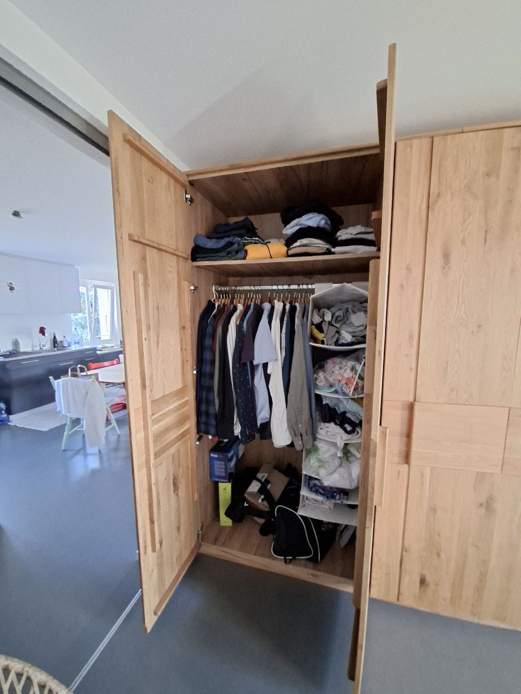 Mömax Schränke: grosser Schrank aus Massiveiche – Gebraucht aus Biel/Bienne von Scamler77 1