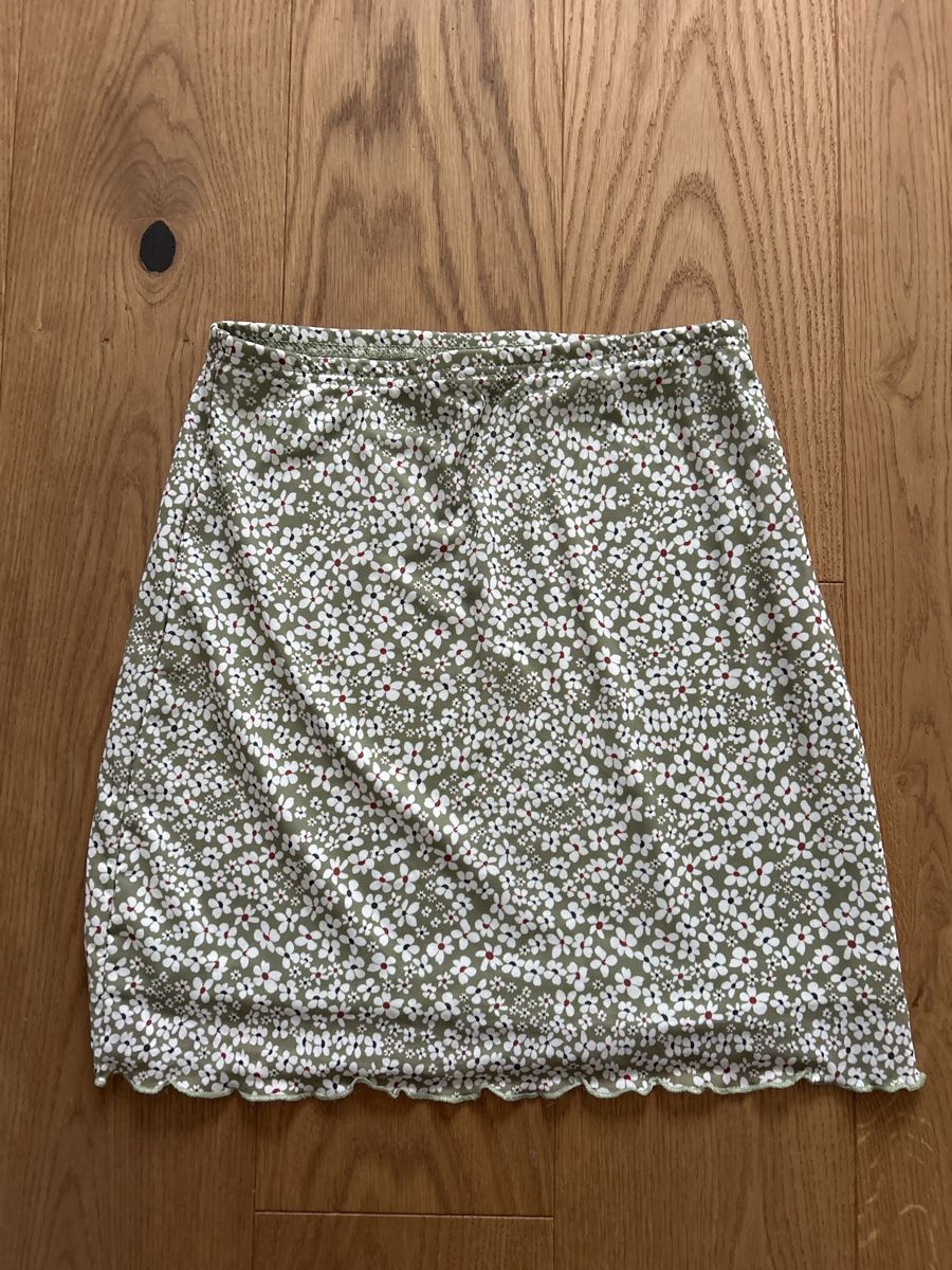 Shein Gonne: Rock Shein Gr. S – Usato da Fraubrunnen venduto da alne777