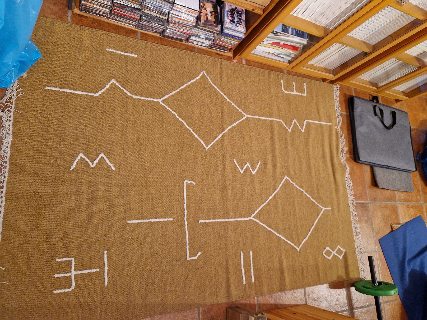 Tappeti: tapis moderne moutarde – Usato da Crassier venduto da steff2000