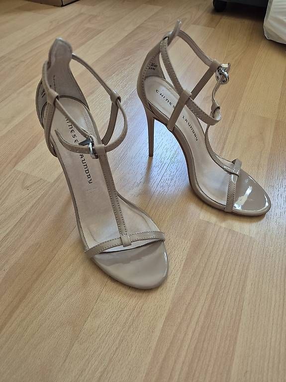 Scarpe da donna: Chinese Laundry Heels / Sandaletten – Usato da Jegenstorf venduto da Crusty7 2