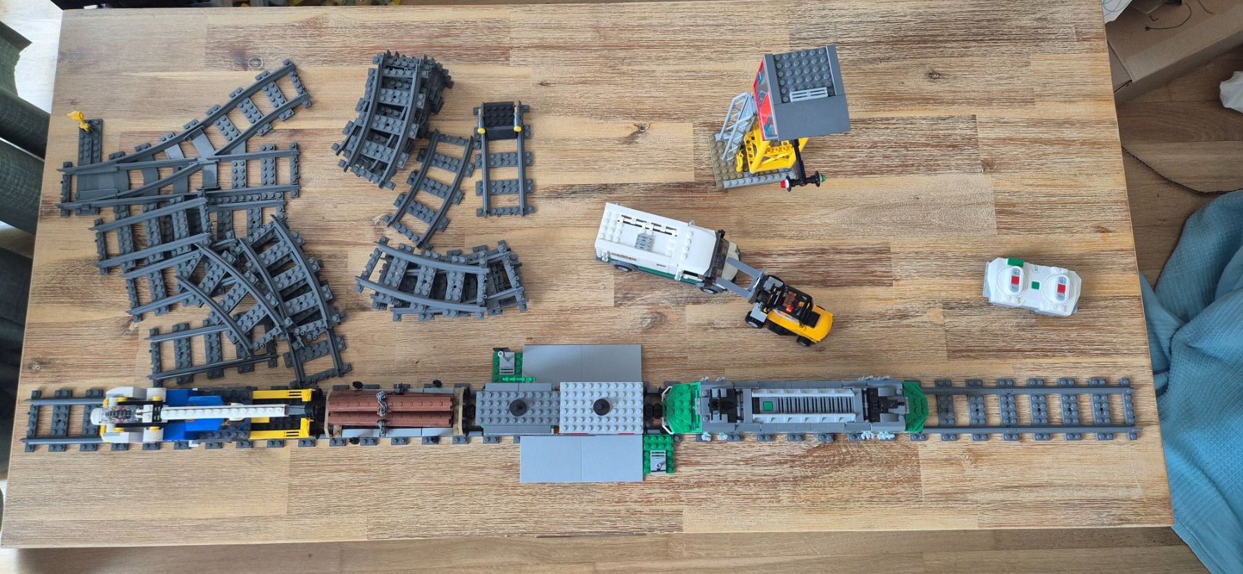 Lego Spielzeuge: LEGO City 60198 Güterzug – Gebraucht aus Kaiseraugst von mma_t85r