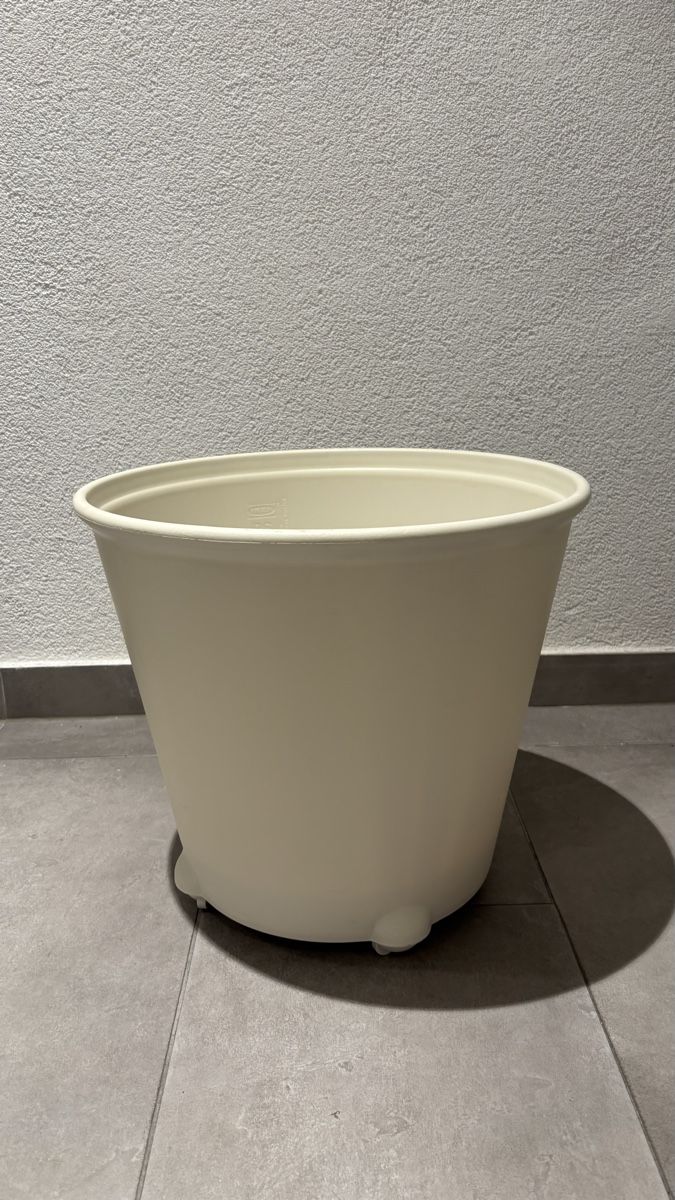 Ikea Vasi per fiori: Cache-pots IKEA PS Thomas Sandell blanc sur roulettes – Usato da Lausanne venduto da Global.P 1