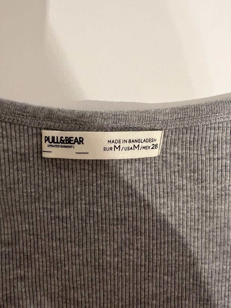 Pull&Bear Tops: grau, weiss und schwarze Tanktops Pull&Bear – Gebraucht aus Erlenbach von paulina.rad 1
