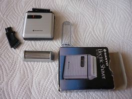 Vintage Rasierer von Sanyo für unterwegs Modell SV-M730