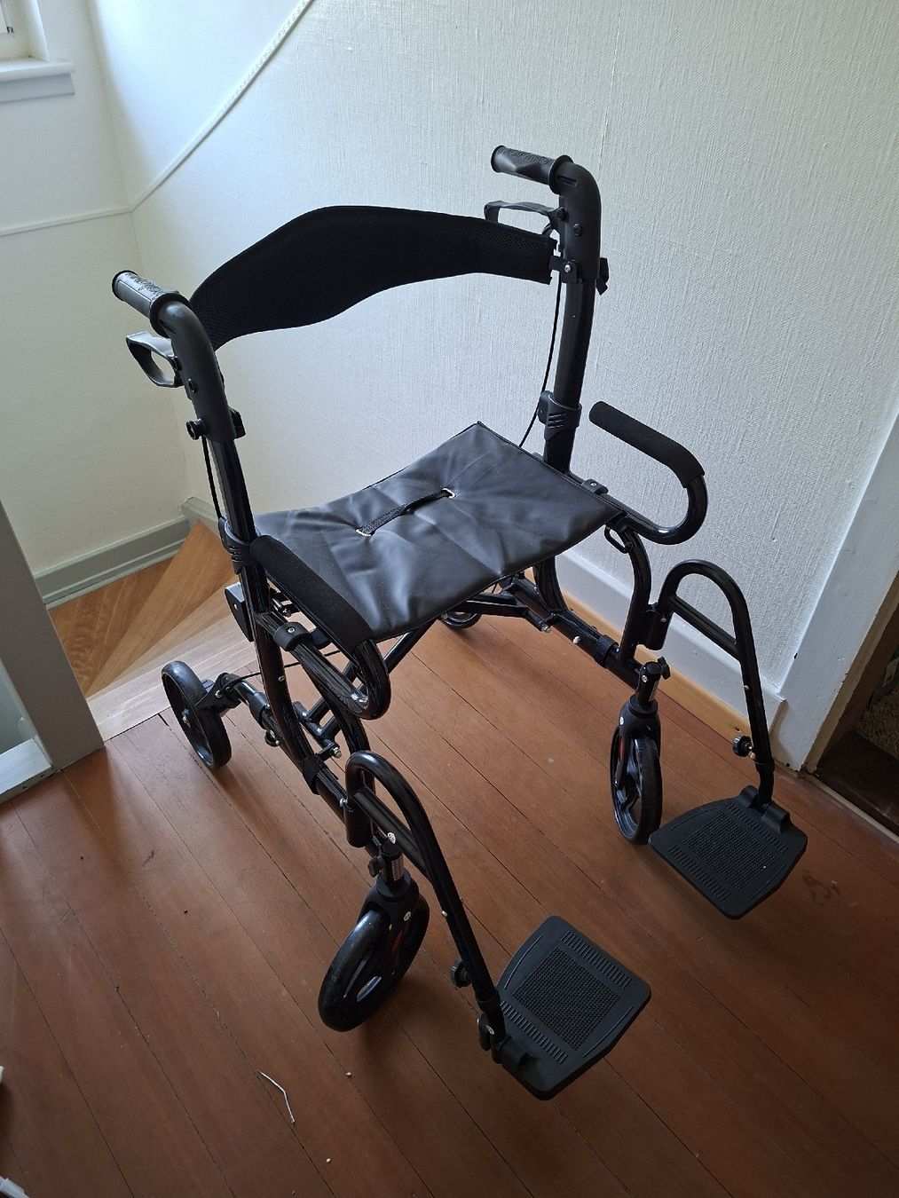 Ausili per la deambulazione: Helavo Rollator Black Used – Usato da Brugg AG venduto da chr_l8hk 1
