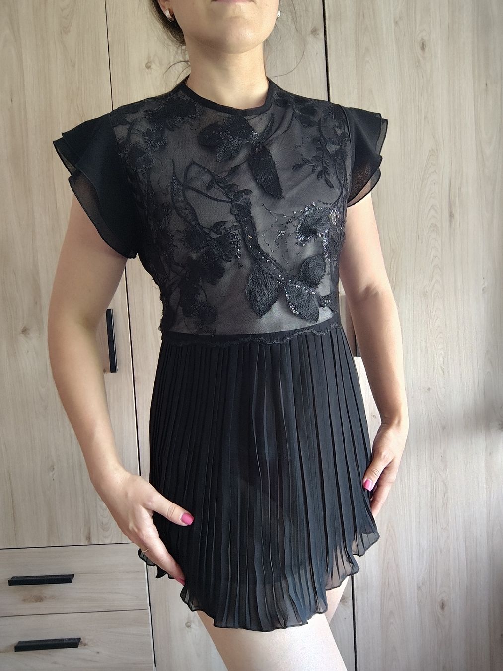 Tops: Black Lace Pleated Top with Sequins Size S – D'occasion à Mägenwil par VintageGirly 4