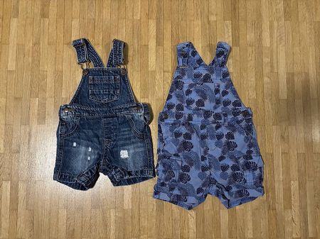 Latzhose H&M Jeans (Gr. 80) + Name it Palmblatt (Gr. 86)