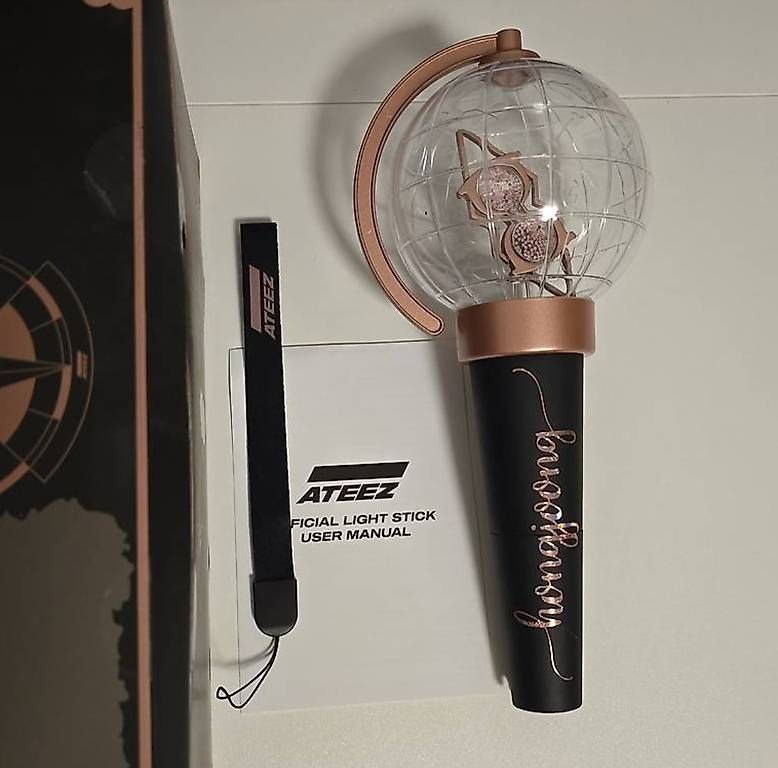 CD: K-Pop Ateez Lightstick 1. Version Kpop – Usato da Aesch BL venduto da nicole_g_