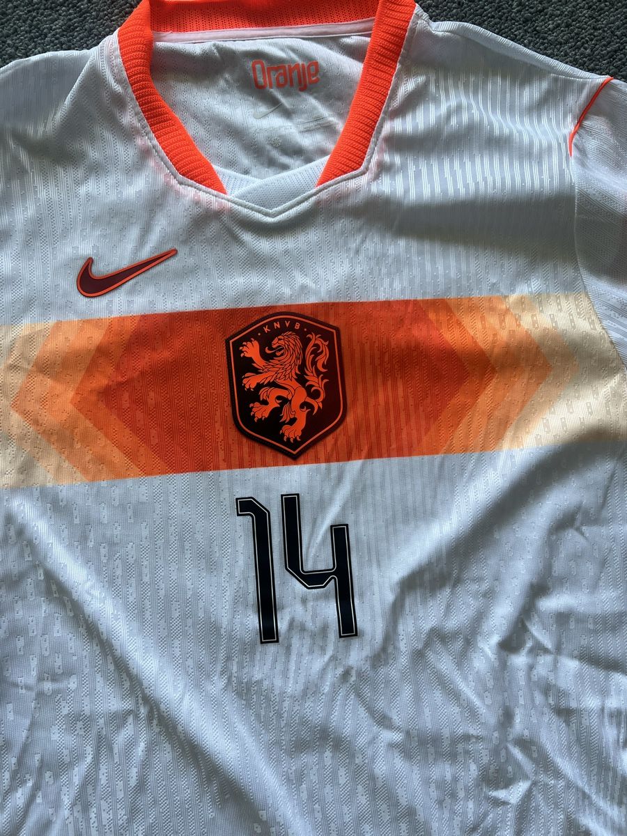 Canottiere & Pantaloni: Maillot et short Pays-Bas 2026 – Usato da Oulens-Echallens venduto da kem_5skl 2