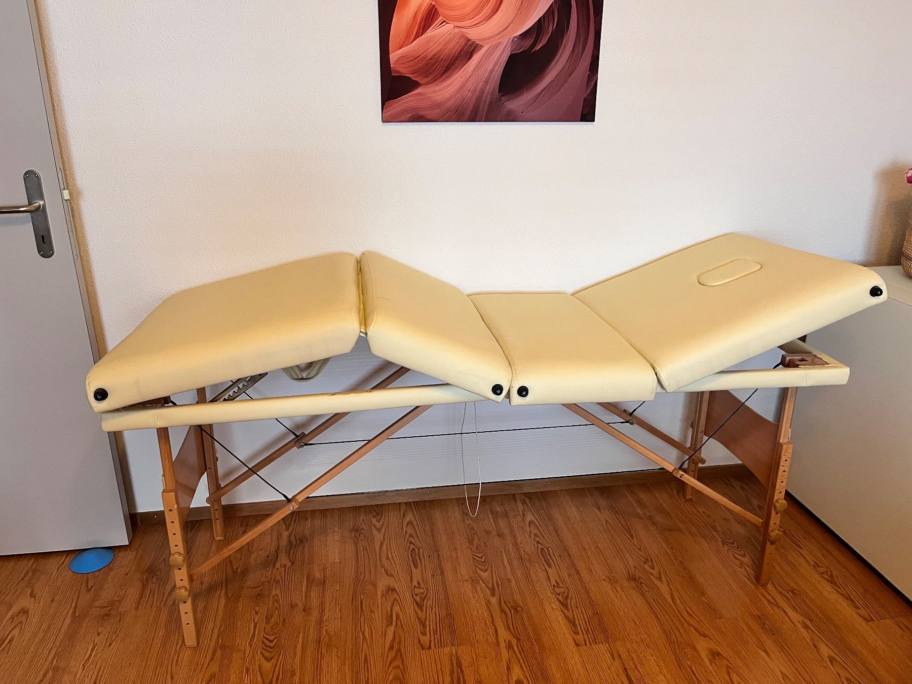 Liegen & Liegestühle: Massageliege 3 Zonen – Gebraucht aus Rotkreuz von kar_pgg8 1