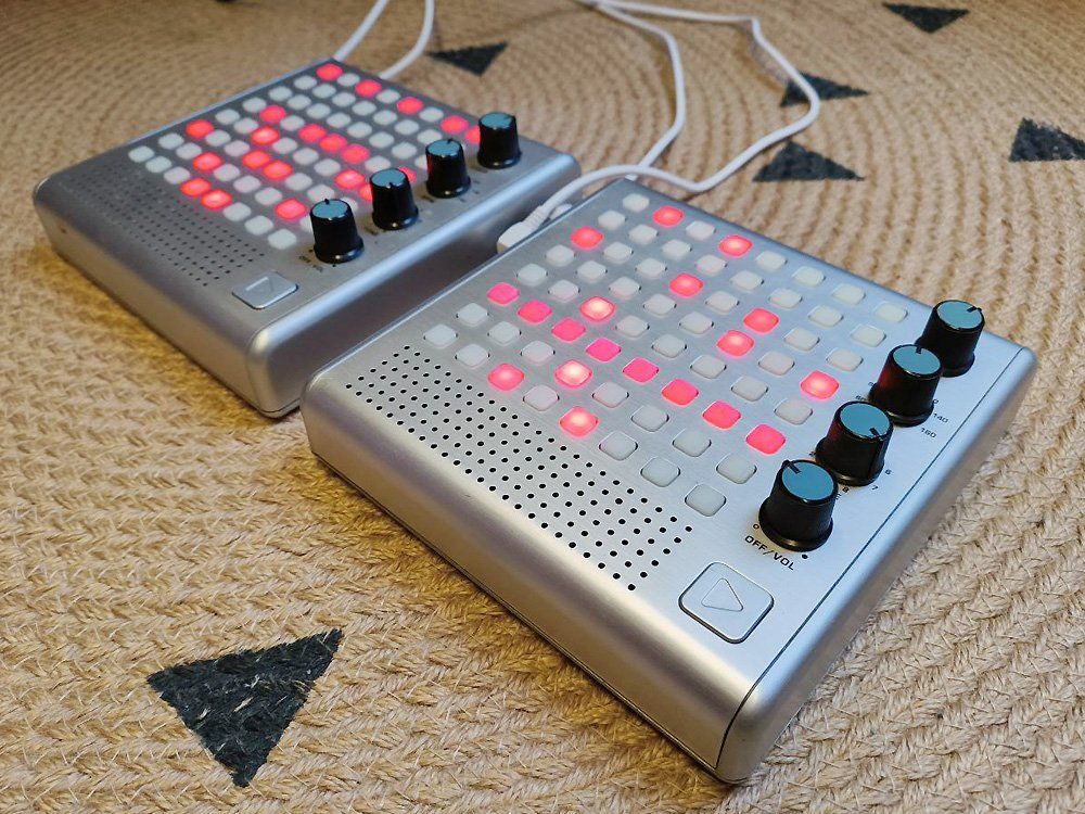 Spielzeuge: Think Geek Bliptronic 5000 Matrix Synth – Gebraucht aus Knonau von der_Alexan