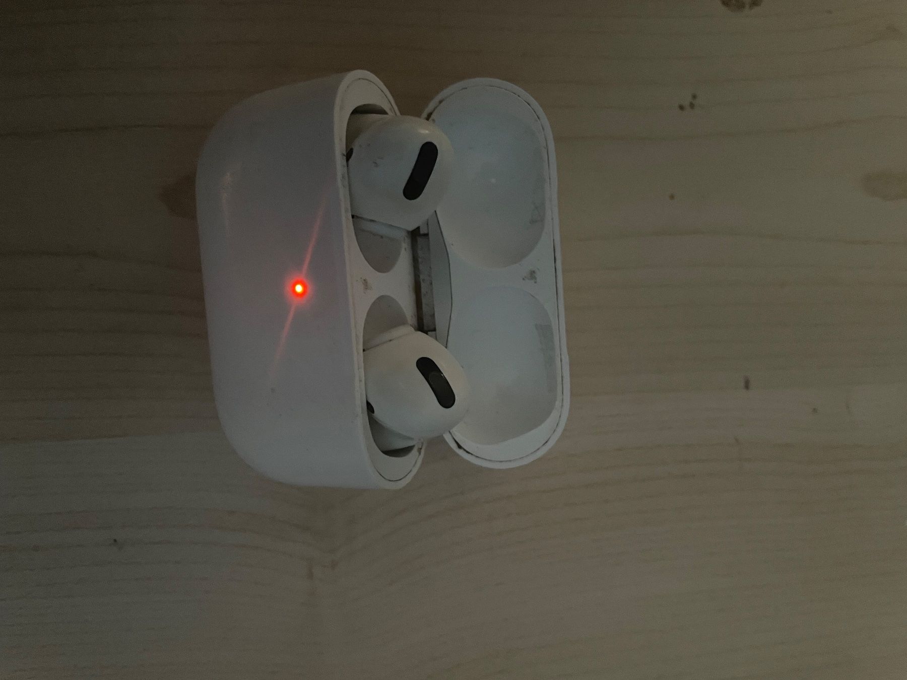 Cuffie: Defekte Apple airepods (normale) – Usato da Bonstetten venduto da dke_5vnt 2