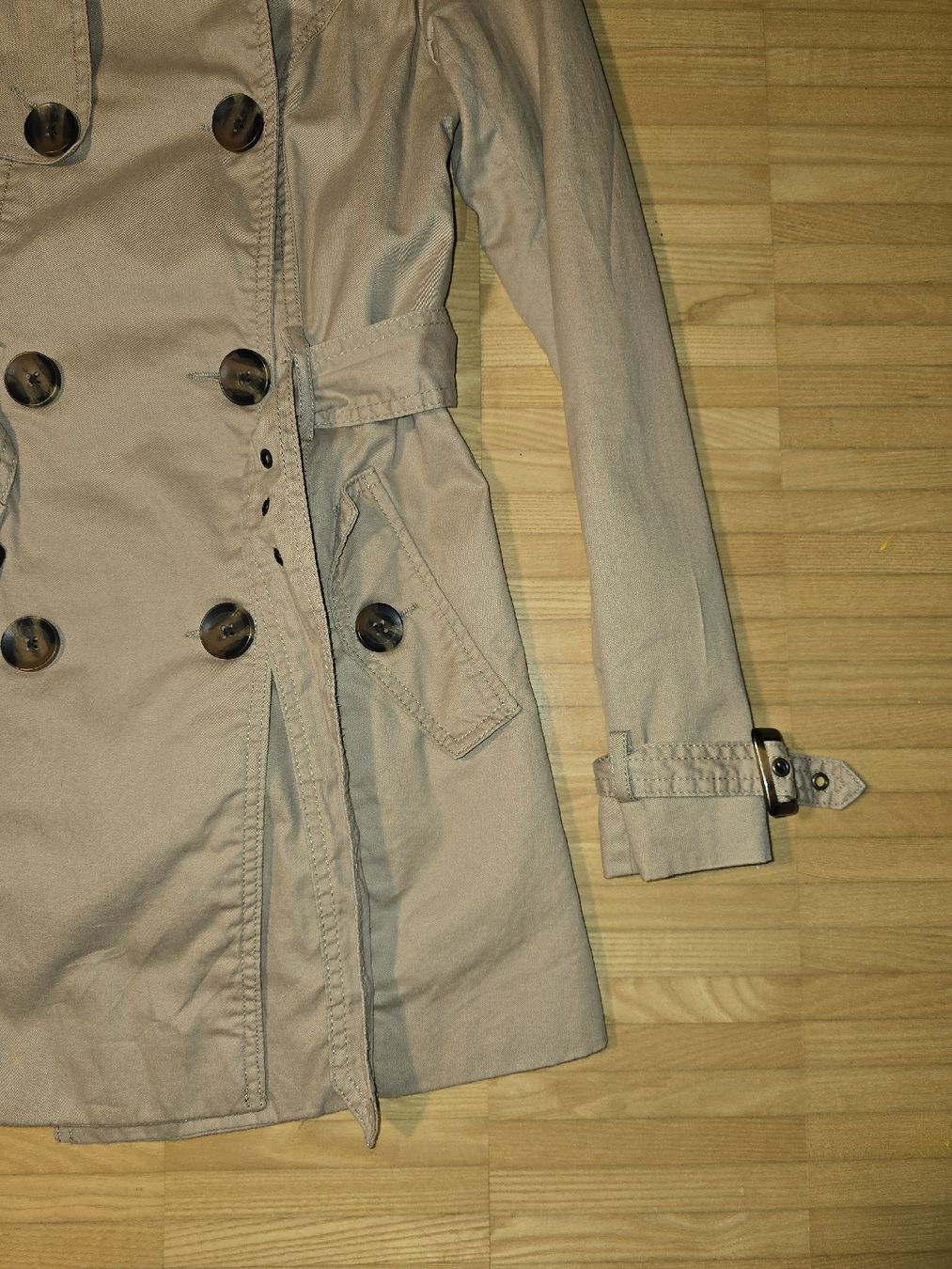 Mäntel: Trendiger Damen Trenchcoat, Grösse 34 – Gebraucht aus St. Gallen von A.W.128 1