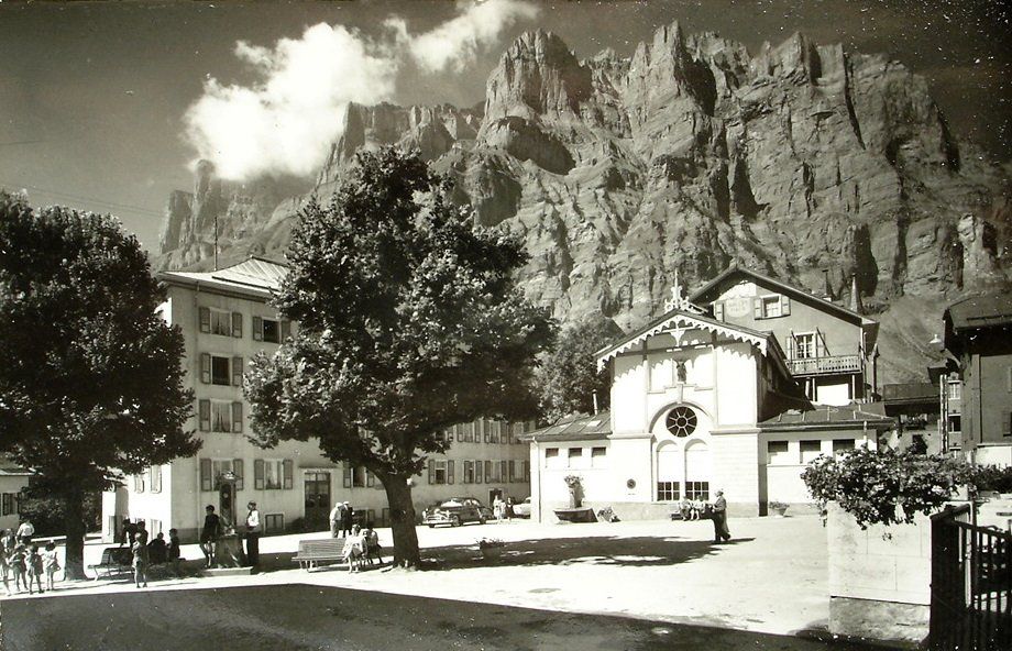 Cartes postales: LEUKERBAD Dorfplatz – D'occasion à Jona par philajona 1
