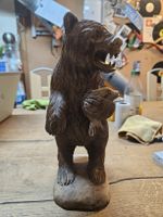 Holz Bär mit Fisch geschnitzt (D1)