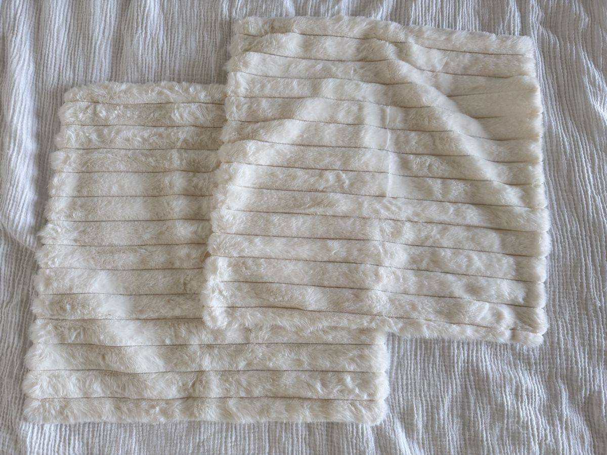 Cuscini: Kissenhüllen Set 2x weiss beige kuschelig teddy – Nuovo (secondo la descrizione) da Kloten venduto da Nelx_YZ5