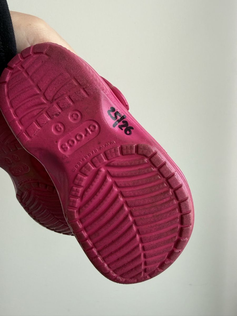 Crocs Chaussures garçon: Crocs Kinder Clogs Pink C9 Gr. 25/26 – D'occasion à Mühlau par mat_zzj2 1