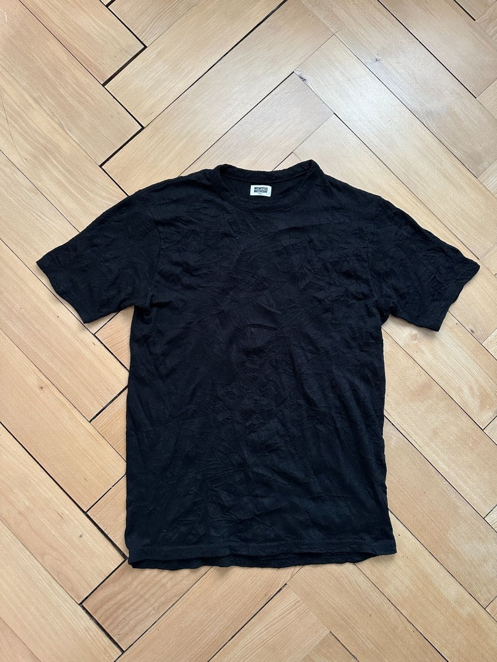 Weekday T-shirt: WEEKDAY - T-Shirt schwarz strukturiert S – Usato da Zürich venduto da Diazaio