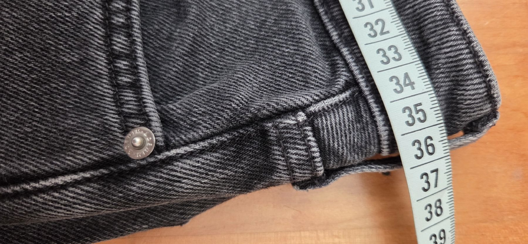 Jeans: Jeans Straight Denim Gr. 32 – Gebraucht aus Lyss von Urma5 2