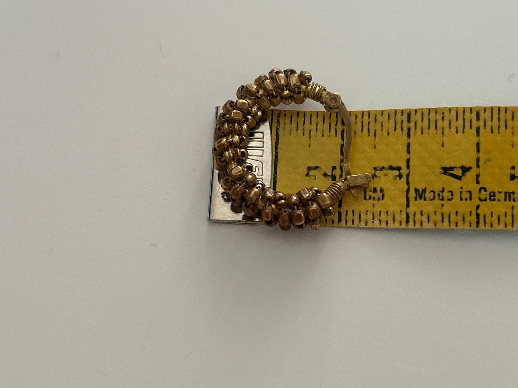 Ohrringe & -stecker: Goldfarbene Creolen mit Perlenstruktur Modeschmuck – Gebraucht aus Brunnen von Nala2929 6
