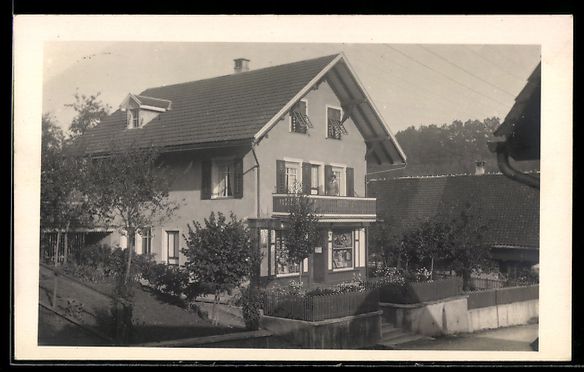 Ansichtskarten: Foto-AK Melchnau, Wohnhaus mit Garten – Gebraucht aus Berlin von bartko-reher