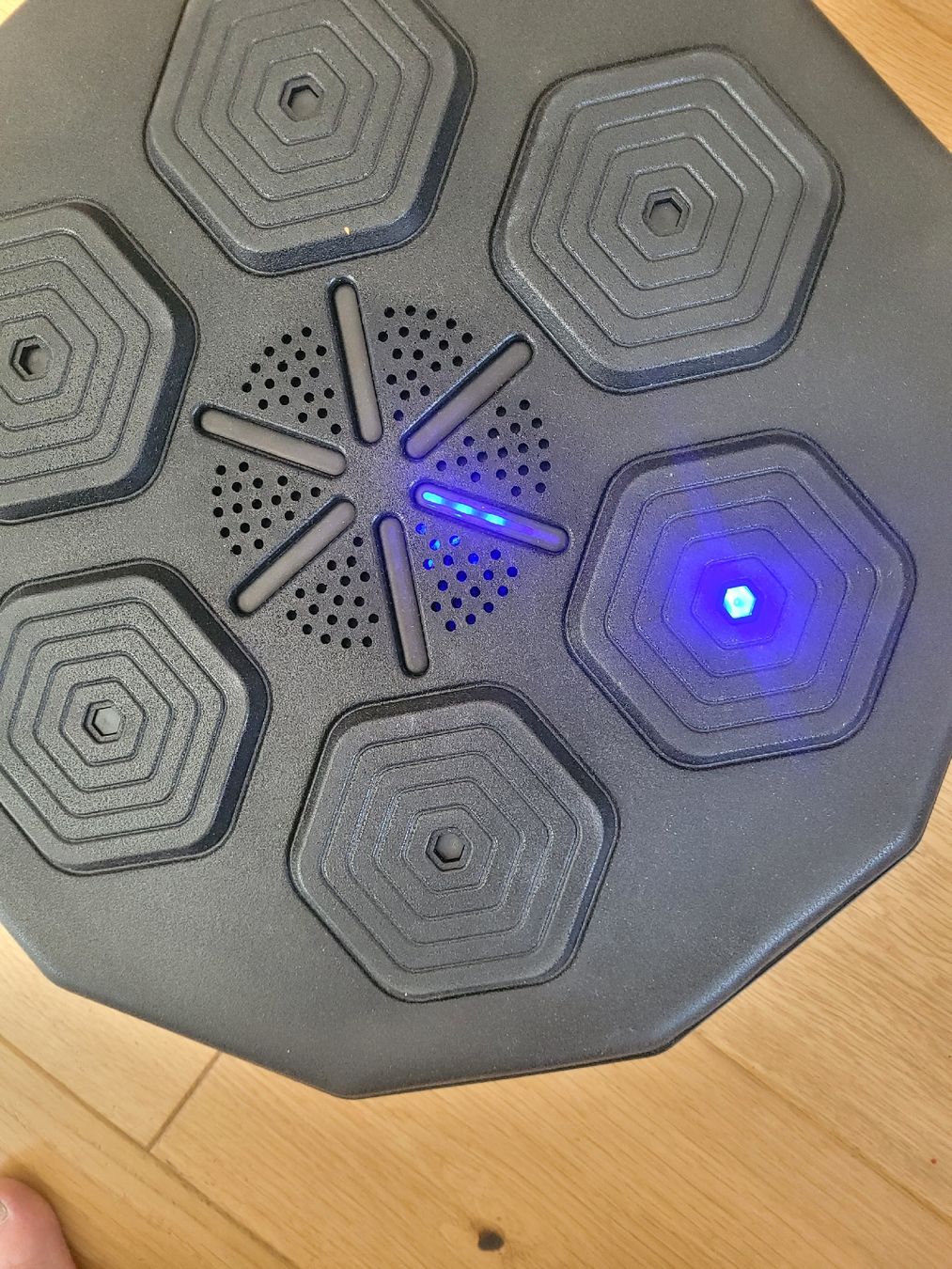 Sacchi da boxe: Fitness Box Target mit Musik & Lichtern – Usato da Schafisheim venduto da jurafl4 5