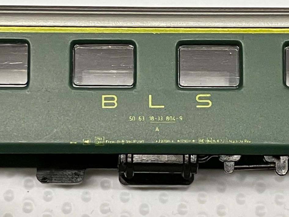 Arnold Modelleisenbahnen: Arnold N 3721/22: Personenwagenset BLS mit Speisewagen SBB – Gebraucht aus Thun von retoolinoo 2
