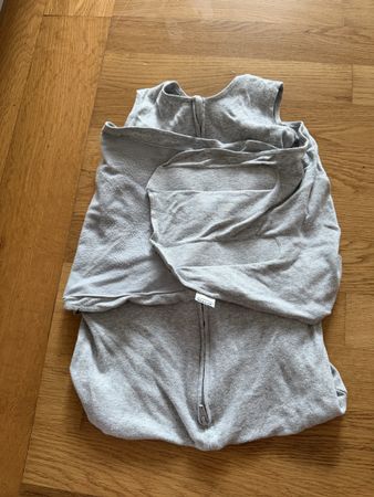 Halo Sleepsack Swaddle grey 0-3m good condition
